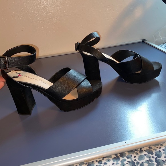 heels - Picture 5 of 5
